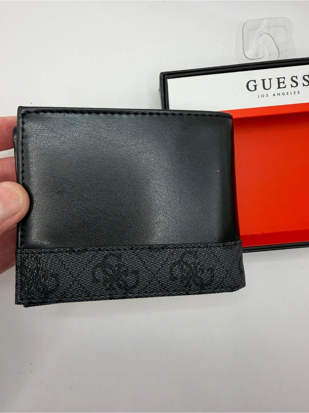 Guess Men's Leather Credit Card ID Wallet Bifold NWT